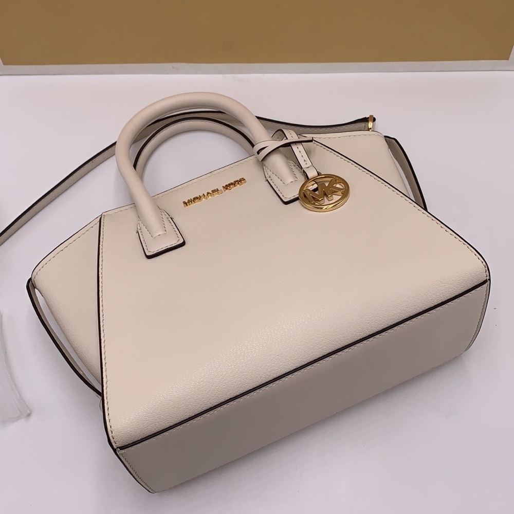 MICHAEL KORS
Avril Small Leather Top-Zip Satchel
LIGHT CREAM COLOR - Picture 10 of 11
